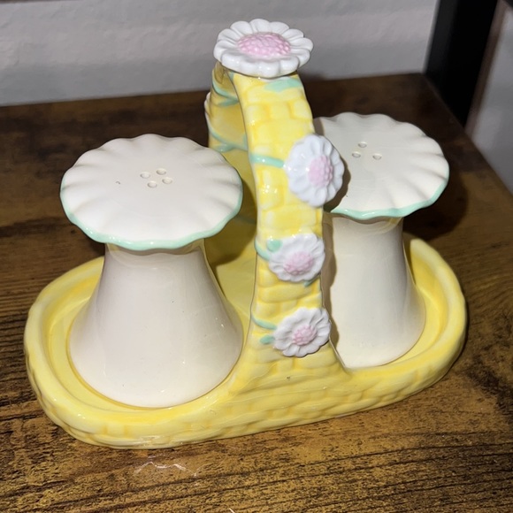 Russ - Pastel Yellow Basket with White Flowers Salt and Pepper Shaker Set - Picture 3 of 3